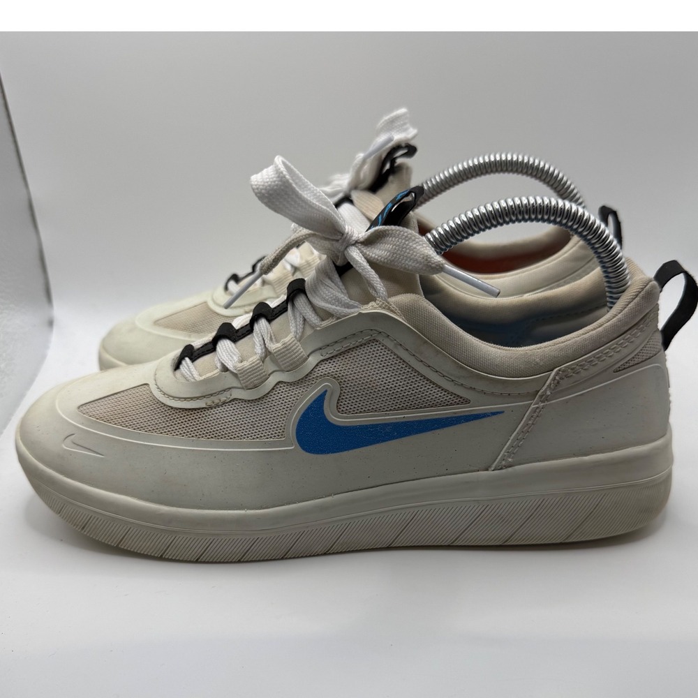 Nike SB Nyjah Free 2 Summit White Red Blue Skate Shoes Sz Mens 6.5